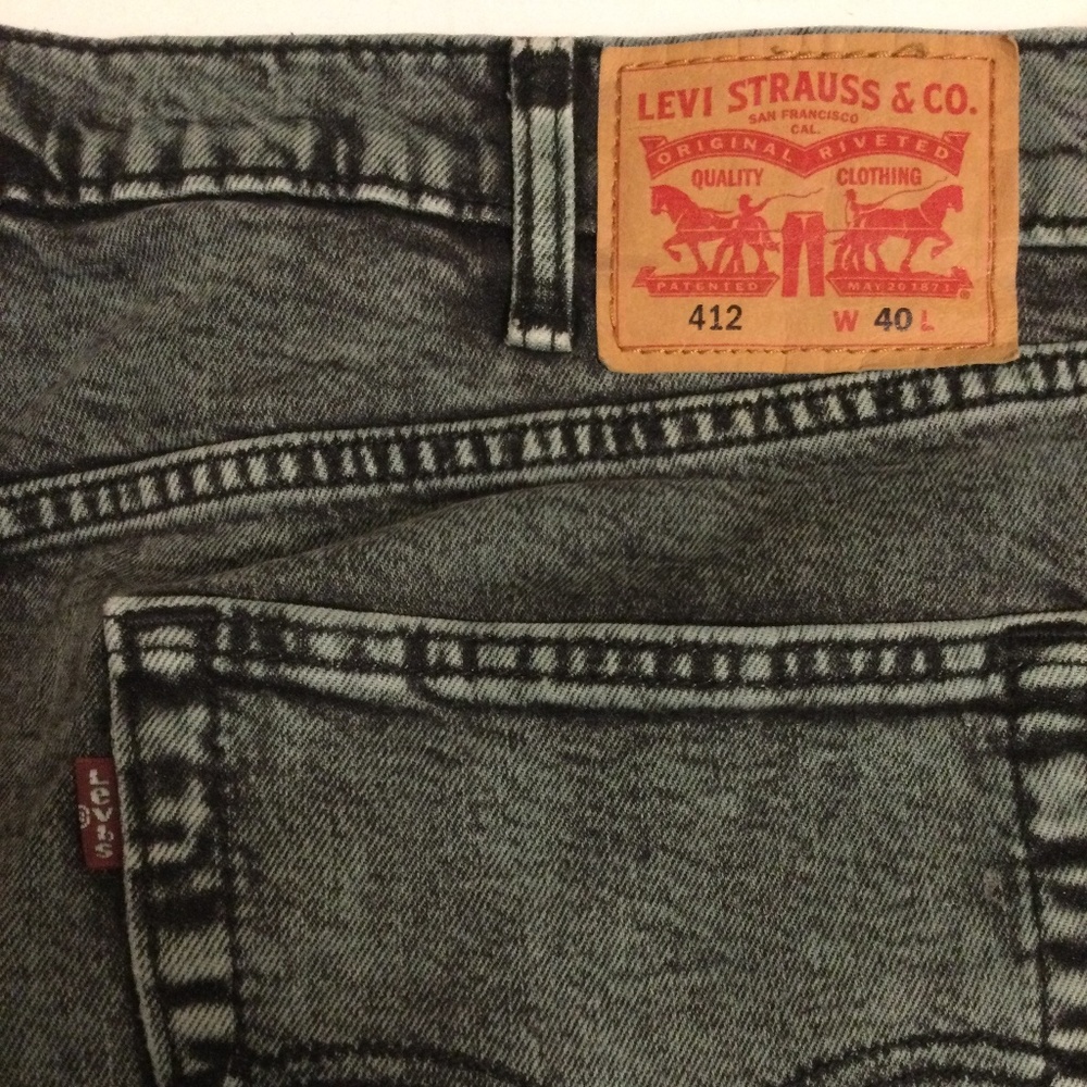Levi’s 412 shorts 41w (elasticized) green wash